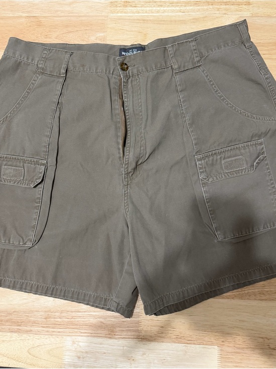 Woolrich Other - Woolrich Men's Olive Green Cargo Shorts size 36